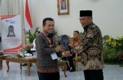 Lindungi Puluhan Ribu Masyarakat Miskin Ekstrem, Al Haris Pernah Terima Penghargaan Nasional