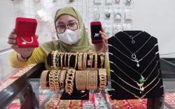 Gaya Glamour Murah Berkelas, Xuping Jadi Trending di Kota Probolinggo