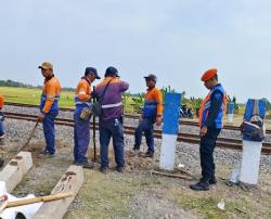 KAI Daop 3 Cirebon Tutup 14 Perlintasan Sebidang untuk Meningkatkan Keselamatan