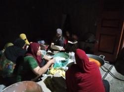 Warga Siaga Banjir , Bertahan Di Pengungsiaan Dan Buka Dapur Umum Di Aceh Utara