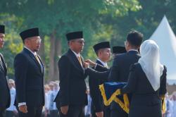 Dua Pekerja SKK Migas Mendapat Anugerah Satyalencana Wira Karya dari Presiden RI