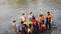 Seorang Pria Nekat Loncat Dari Jembatan Maktal Garut Diduga Percobaan Bunuh Diri