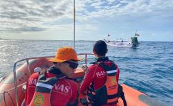 BASARNAS Mamuju Perluas Area Pencarian Penumpang KM Laskar Pelangi yang Terjun ke Laut