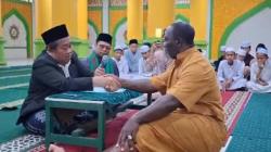 Mantan Pelatih Timnas Indonesia, Jacksen F Tiago Resmi Peluk Agama Islam