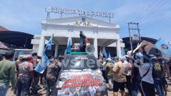 Ribuan Nelayan Kota Tegal Turun Jalan Tolak Kebijakan Penangkapan Ikan Terukur