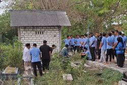 Skuad Persela Ziarah Makam Choirul Huda