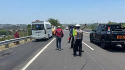 Elf Terguling di Tol Bawen, 4 Orang Tewas