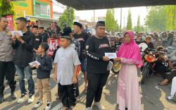 Sambil Latber, Satlantas Polres Ponorogo dan Komunitas Motor Bagikan Santunan