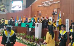 Gelar Wisuda ke-40, 55% Wisudawan PNJ Raih Predikat Cumlaude