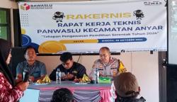 Panwaslu Kecamatan Anyar Gelar Rapat Kerja Teknis Dan Tahapan Pengawasan Pemilihan Pilkada Serentak