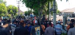 Ormas GAIB 212  Demo di Depan Kantor PUPR Lebak Tuntut Jembatan Sementara di Muncang