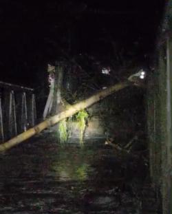 Jembatan di Leling Barat Rusak Dihajar Banjir, PUPR Sulbar Terjunkan Tim untuk Penanganan