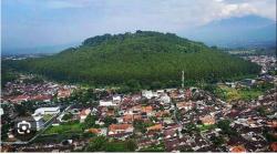 Gunung Tidar: Paku Tanah Jawa yang Menyimpan Sejuta Kisah dan Makna