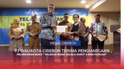 Pj Wali Kota Cirebon Terima Penghargaan Aktiv Dalam Program Penyelamatan Pangan