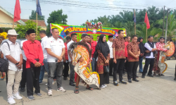 Di Sungai Bahar, Zuwanda-Sawaluddin Disambut Tarian Kuda Lumping dan Silat