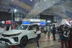 All New Hilux Rangga Nampang di GIIAS Semarang 2024, Begini Pesonanya!