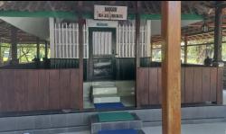 Makam Mbah Alun di Desa Balun Destinasi Ziarah Favorit pada Jum'at Kliwon