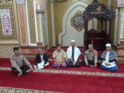 Polsek Kabun Sampaikan Pesan Pilkada Damai 2024 dalam Program Solat Subuh Berjamaah