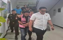 Jadi Tersangka, Ketua DPC PDIP Kabupaten Bekasi Soleman Diduga Terima Gratifikasi 2 Mobil Mewah