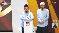 Cabup Lotim nomor 5 SJP Akui Debat Perdana Lancar, Saran Tema Debat Kedua Tak Banyak agar Fokus