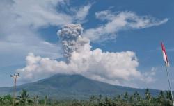 Gunung Lewotobi Laki-laki di Flores Timur Kembali Erupsi, Kolom Abu Capai 1500 Meter