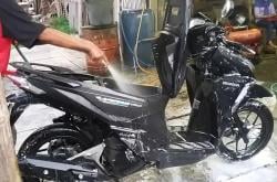 Tips Merawat Body Motor Honda Agar Tetap Mengkilap dan Awet