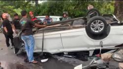 Kecelakaan Avanza Terbalik usai Tabrak Pohon di Tanjakan Gombel Semarang, Arus Lalin Macet Parah