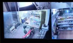 Viral !! Pencurian Motor Trail di Bondowoso Terekam CCTV