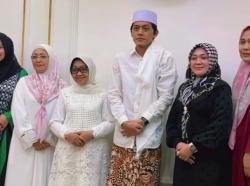 Kisah Mualaf di Pengajian Gus Iqdam, Dapat Hadiah Nama Aisyah dari Mundjidah Putri Pendiri NU