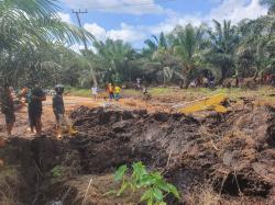 DPRD dan PUPR Sulbar Tinjau Tanah Bergerak di Mamuju Tengah