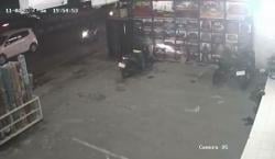 Motor Milik Pekerja Toko Raib Digasak Maling, Terekam Cctv