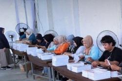 KPU Kobar Tuntaskan Sortir dan Lipat Surat Suara Pilbup 2024