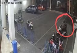 Viral Rekaman Aksi Pencurian Motor Jamaah di Halaman Masjid Al Azhar Lamongan