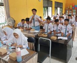 Badan Kesbangpol Kobar Gelar Sosialisasi Pendidikan Politik di Sekolah