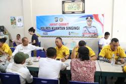 Polres Kuansing Gelar Jumat Curhat Bersama SPSI Niba  dalam Rangka Pilkada Damai