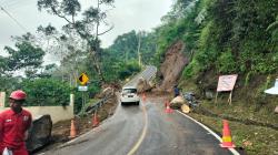 Jalan Nasional Naringgul Sempat Lumpuh Akibat Longsor Kini Bisa Dilewati