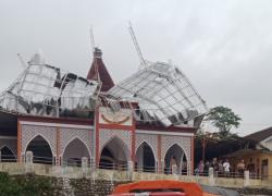 Puting Beliung Terjang Dua Kecamatan, Puluhan Rumah dan Masjid Hingga Sekolah Rusak