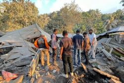 Dompet Dhuafa Hadirkan Layanan Dapur Umum dan Pos Hangat untuk Penyintas Erupsi Gunung Lewotobi