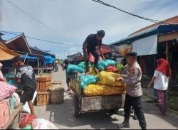 Polisi di Kuala Kampar Busukan ke Pasar,  Ini yang Disampaikan