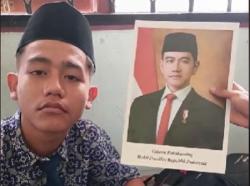 Sekelas Sama Wakil Presiden! Ini Aksi Viral Siswa Mirip Gibran Rakabuming