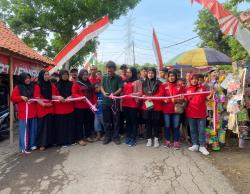 Desa Kedungcaluk Probolinggo Peringati Hari Pahlawan Dengan Jalan Sehat Berhadiah Kambing