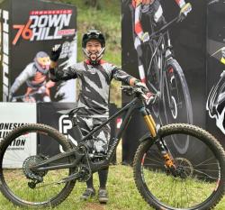 Pesepeda Asal Cisarua Kabupaten Bogor Ateng B-Boy Juara Umum Nasional  76 Indonesian Downhill 2024