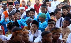 Ribuan Anak Yatim Rasakan Hangatnya Hari Santri Bersama Alfira dan MWC NU Sawahan