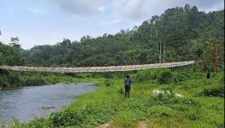 Rusak Parah, Jembatan Gantung Penghubung Tiga Dusun di Tanggamus Ancam Keselamatan Warga