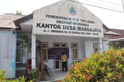 Geram Kadesnya Terlibat Kasus Narkoba, Warga Margajaya Lebak Segel Kantor Desa