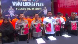 Berantas Judi Online, Kapolres Bojonegoro Periksa Ratusan HP Anggotanya