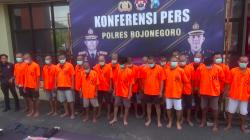 Polres Bojonegoro Ringkus Pemain Judi Online di Warung - Warung, 20 Orang Pelaku Dipenjarakan!