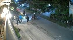 Terekam CCTV, Gerombolan Anak Muda Bermotor Keroyok Pemuda Hingga Babak Belur di Jombang