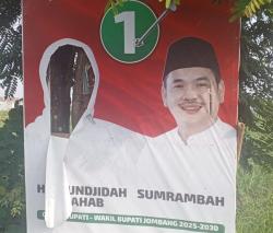 APK Paslon Mundjidah-Sumrambah Dirusak Orang, Bawaslu Jombang Sebut Ada Tindak Pidana Pemilu