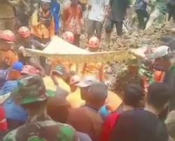 Jasad Ibu dan Anak Korban Banjir Pejagoan Kebumen Ditemukan Tewas Berdampingan